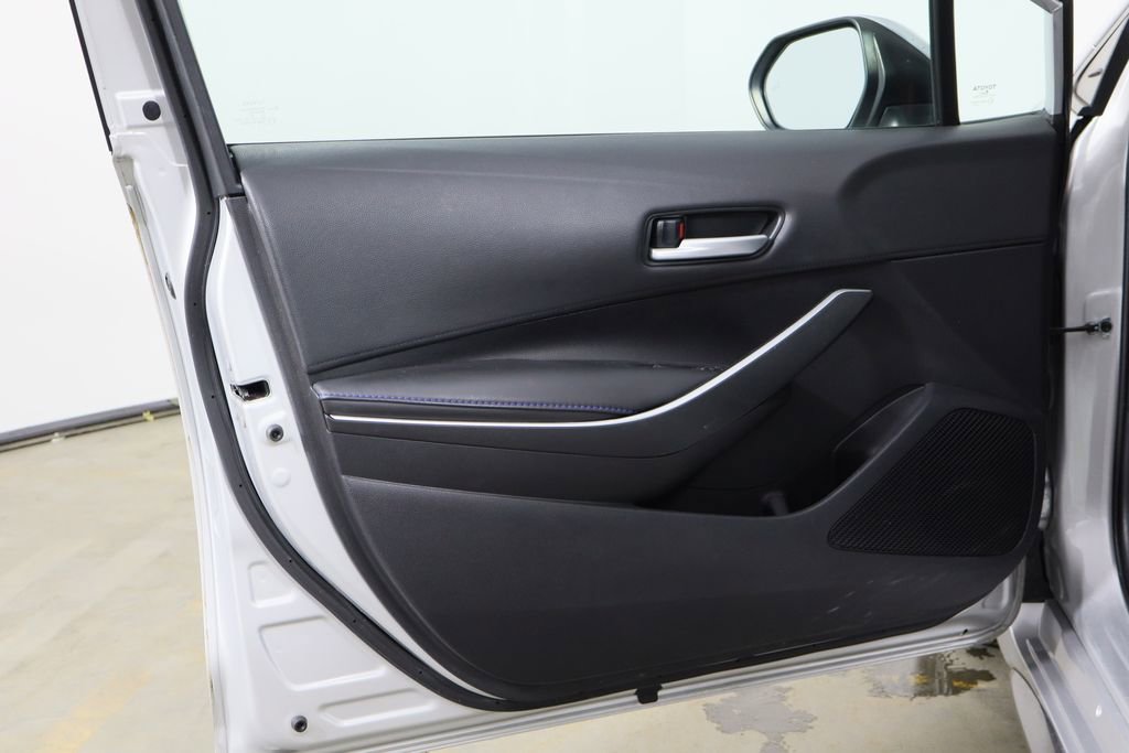 Used 2020 Toyota Corolla SE w/ SE Premium Package image 18