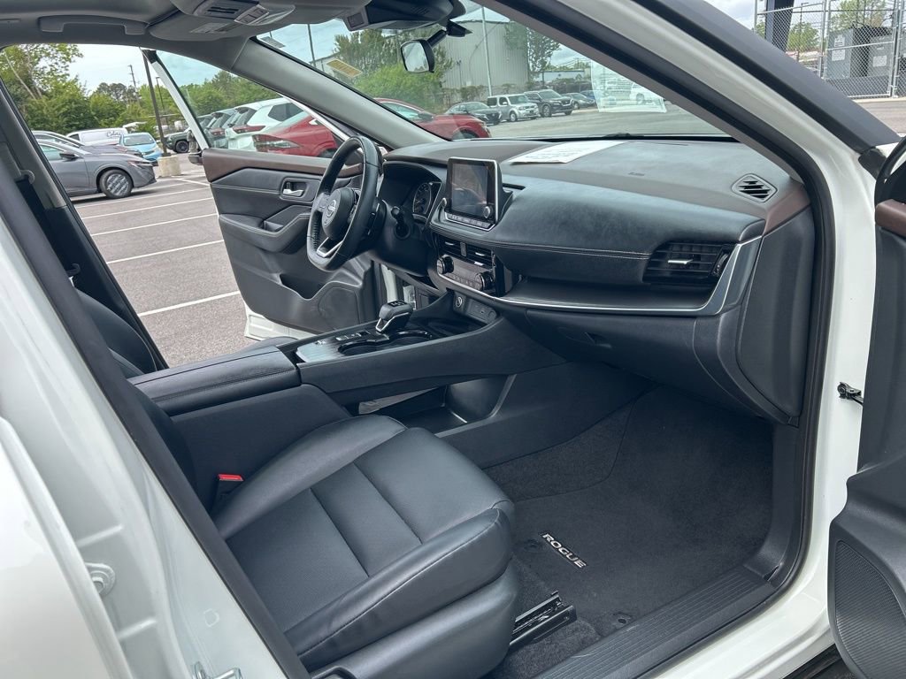 Certified 2023 Nissan Rogue SV w/ SV Premium Package image 30