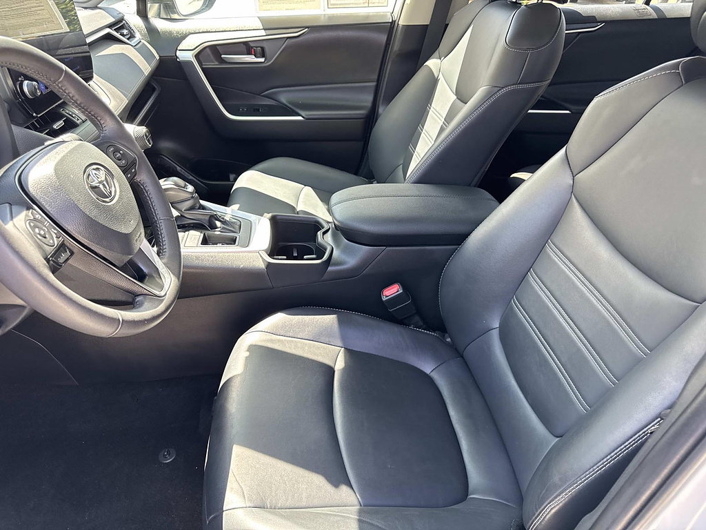 Used 2023 Toyota RAV4 XLE Premium FWD image 19