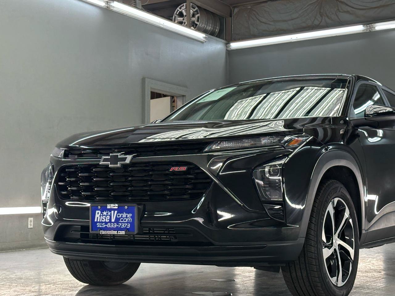 Used 2024 Chevrolet Trax RS FWD image 4