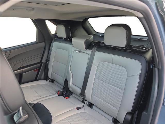 Used 2025 Ford Escape PHEV Front-Wheel Drive image 13