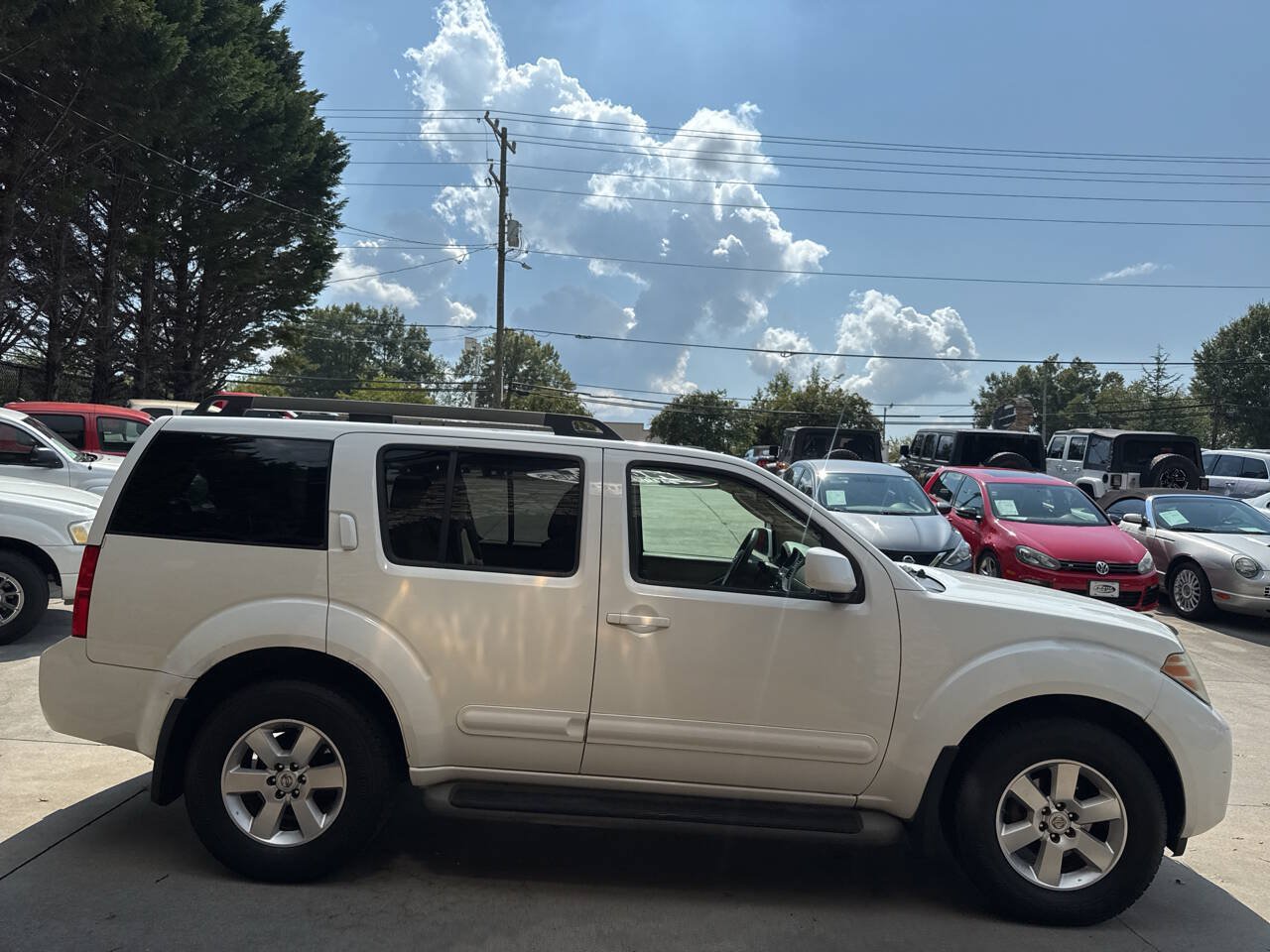 Used 2012 Nissan Pathfinder SV RWD image 7