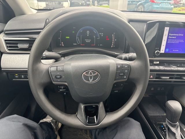 Used 2025 Toyota Camry LE AWD/4WD image 14
