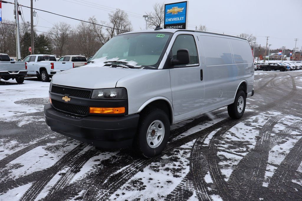New 2025 Chevrolet Express 3500 w/ Driver Convenience Package image 18