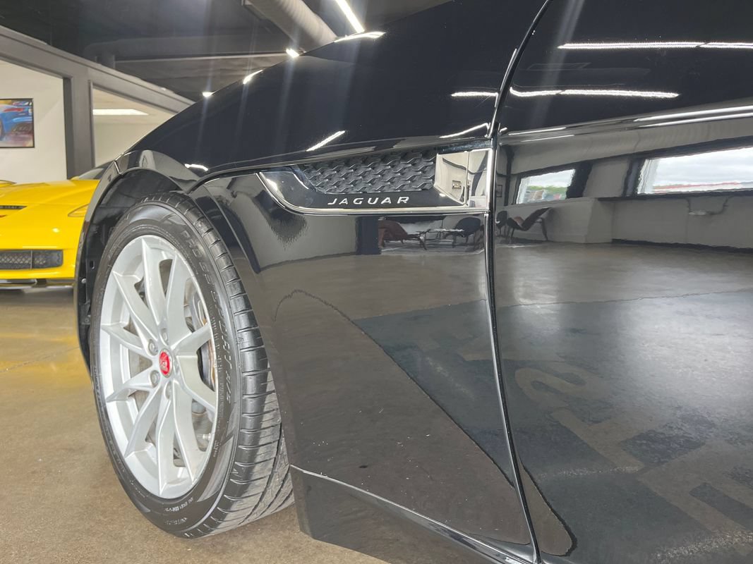 Used 2018 Jaguar F-TYPE Coupe RWD image 21