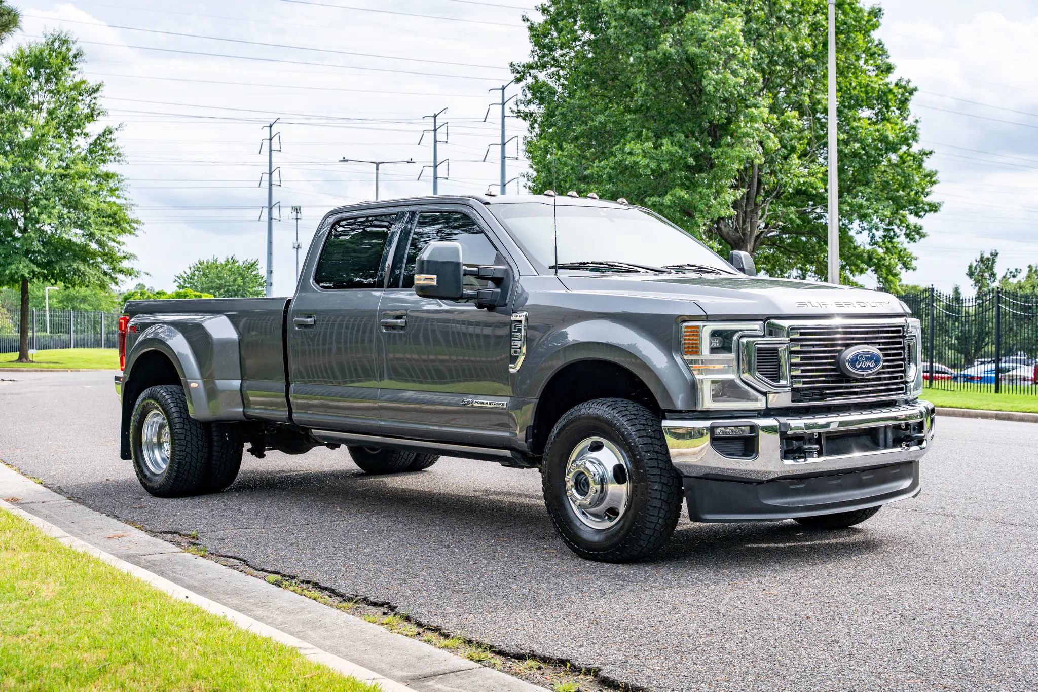 Used 2022 Ford F350 Lariat w/ Lariat Ultimate Package AWD/4WD image 4
