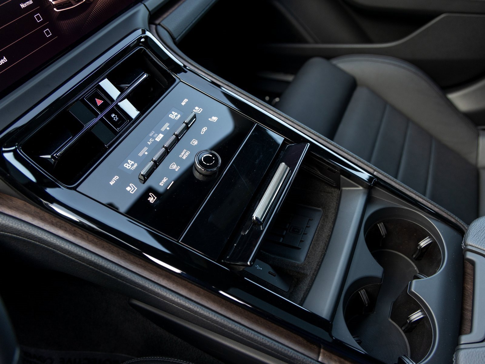 Used 2024 Porsche Panamera 4 image 34