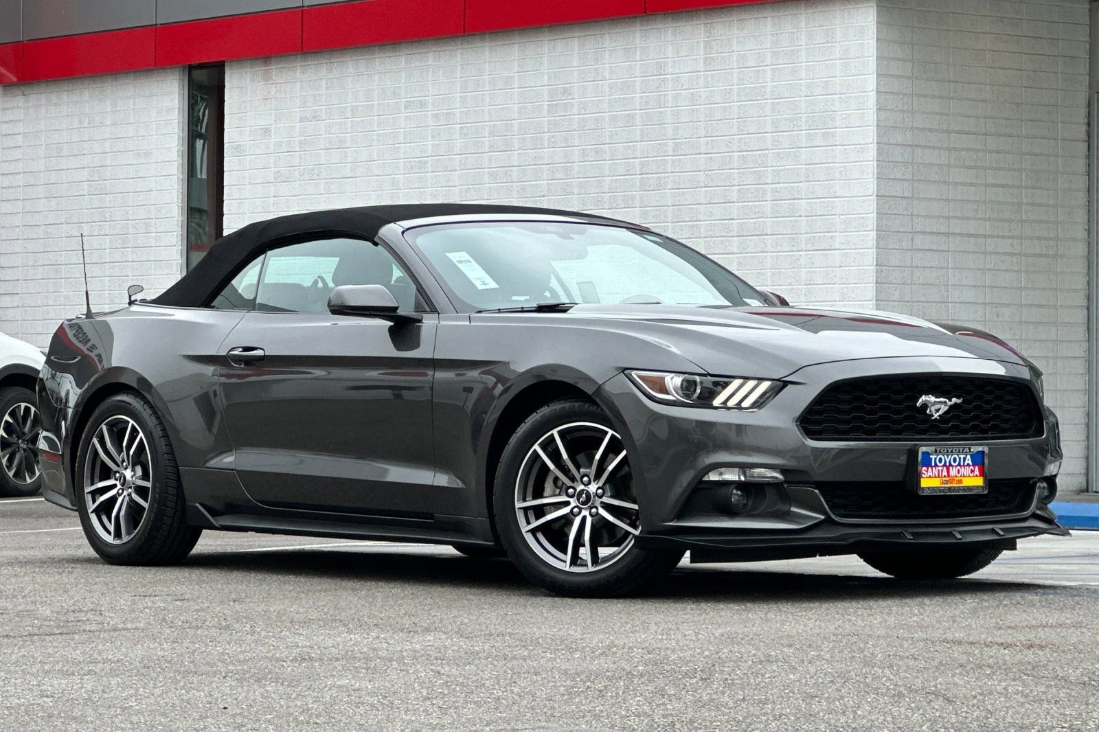 Used 2017 Ford Mustang Premium RWD image 10
