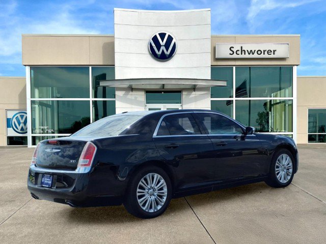 Used 2013 Chrysler 300 AWD w/ Driver Convenience Group image 6