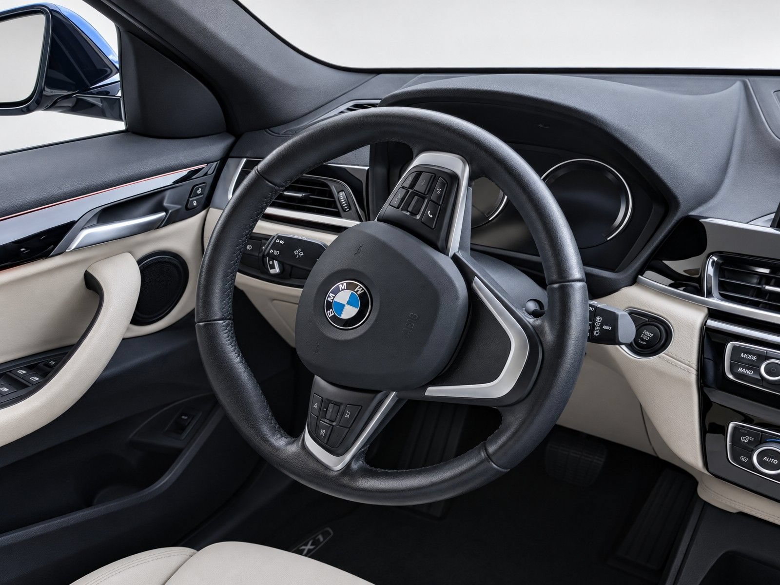 Used 2022 BMW X2 xDrive28i w/ Convenience Package AWD/4WD image 18