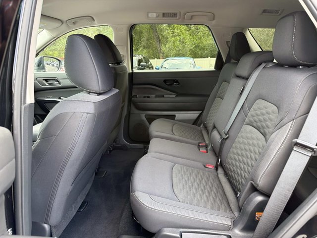 Used 2026 Nissan Pathfinder SV FWD image 14