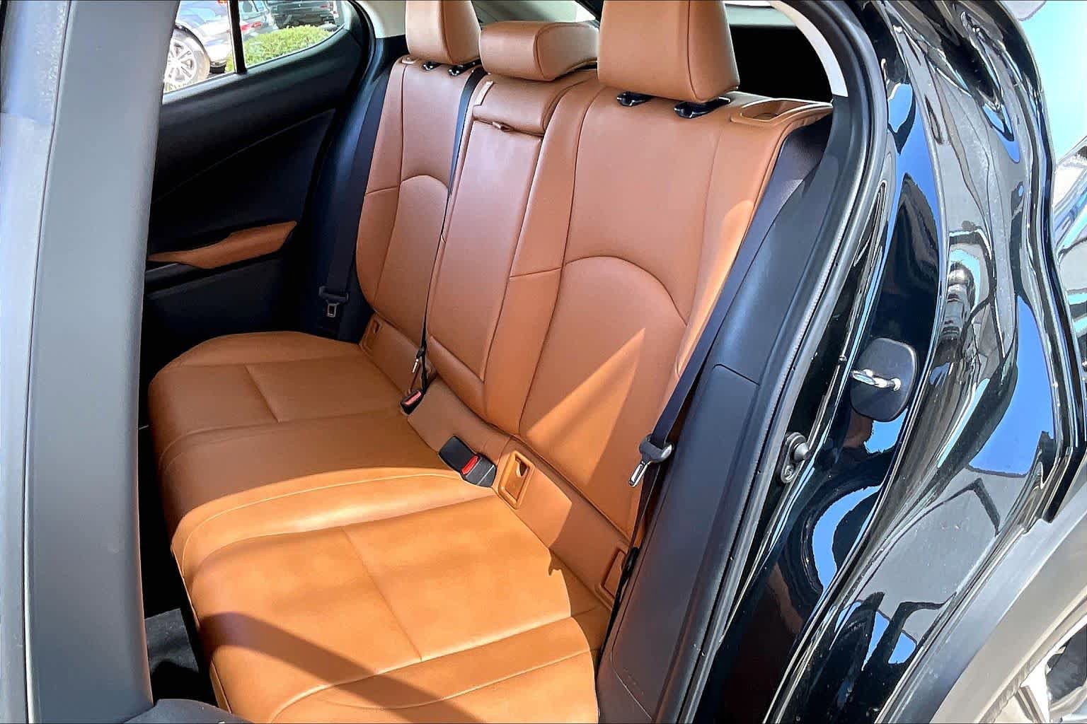 Used 2020 Lexus UX 200 w/ Premium Package image 21