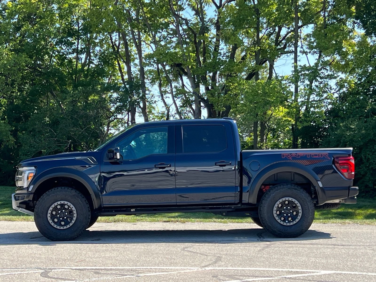 Used 2025 Ford F150 Raptor AWD/4WD image 2
