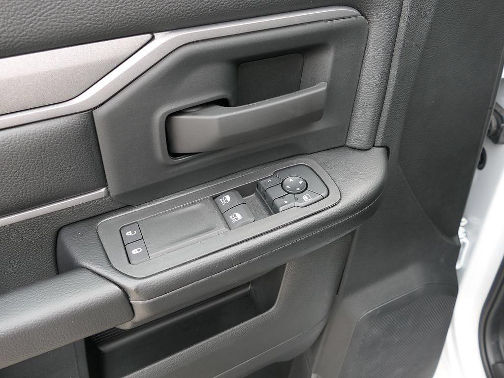 New 2026 RAM 5500 Tradesman w/ Chrome Appearance Group AWD/4WD image 13
