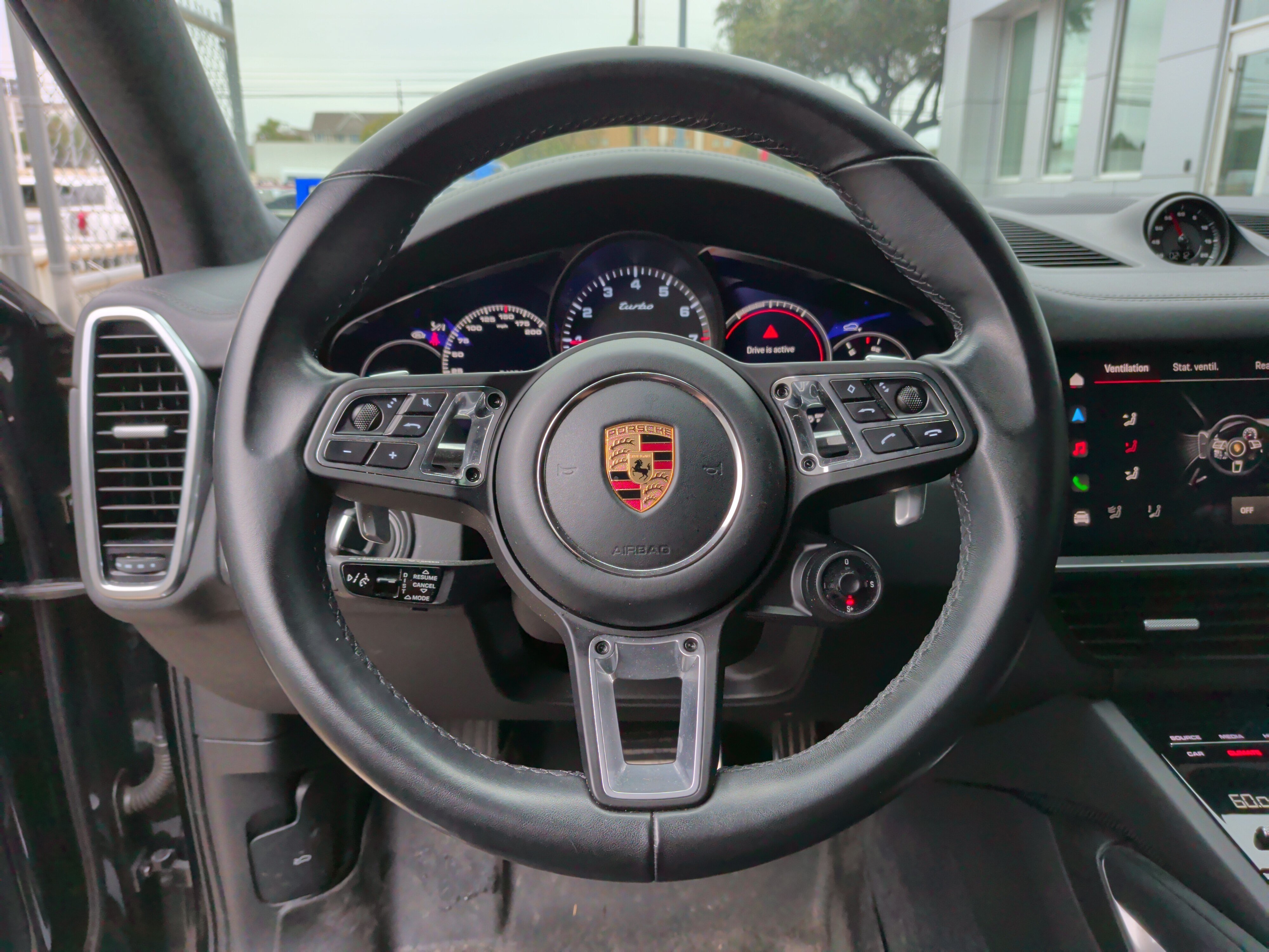 Used 2022 Porsche Cayenne Turbo AWD/4WD image 17