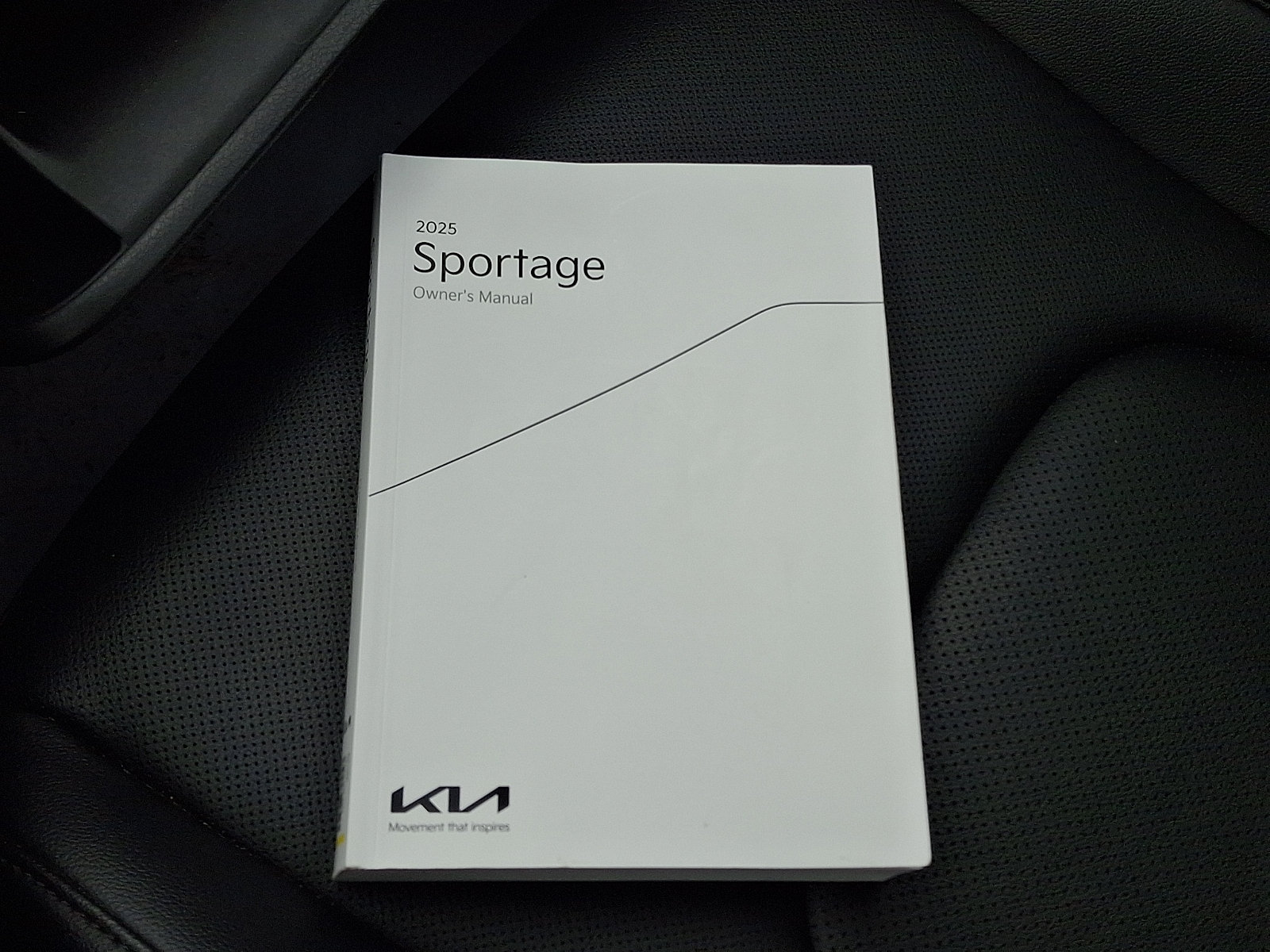 Used 2025 Kia Sportage EX AWD/4WD image 31