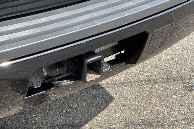 Used 2018 Chevrolet Suburban LT RWD image 57