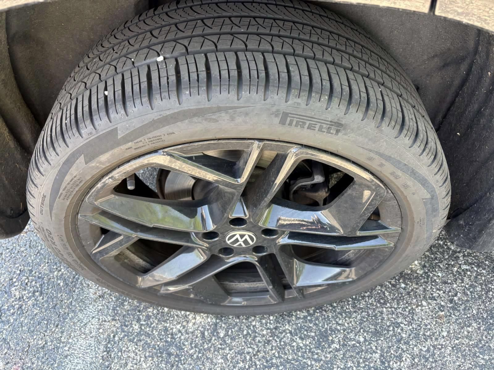 Used 2025 Volkswagen Tiguan SE R-Line AWD/4WD image 10