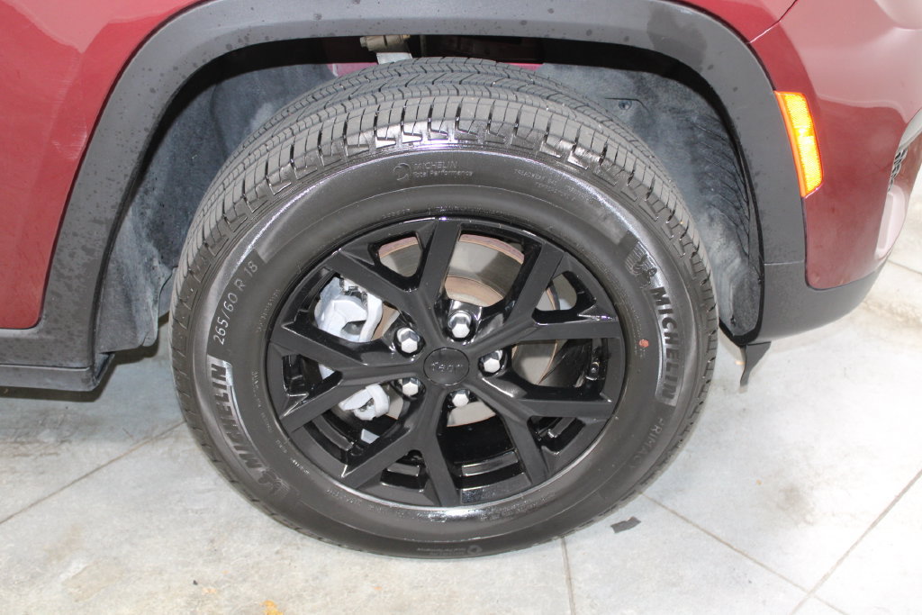 Used 2025 Jeep Grand Cherokee Altitude AWD/4WD image 62