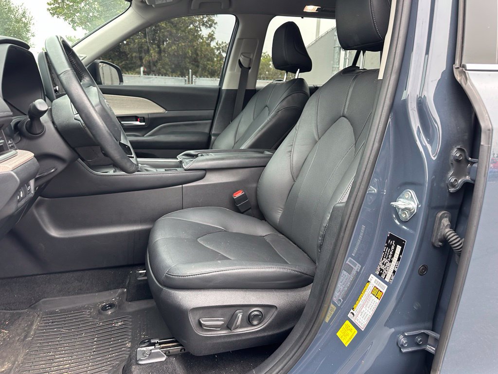 Certified 2024 Toyota Grand Highlander AWD image 10