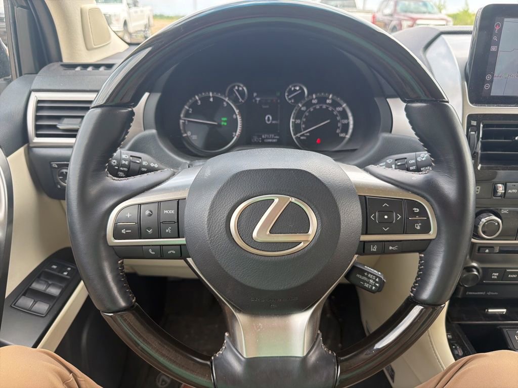 Used 2022 Lexus GX 460 Luxury w/ Sport Design Package AWD/4WD image 17