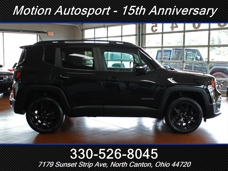 Used 2017 Jeep Renegade Altitude AWD/4WD image 8