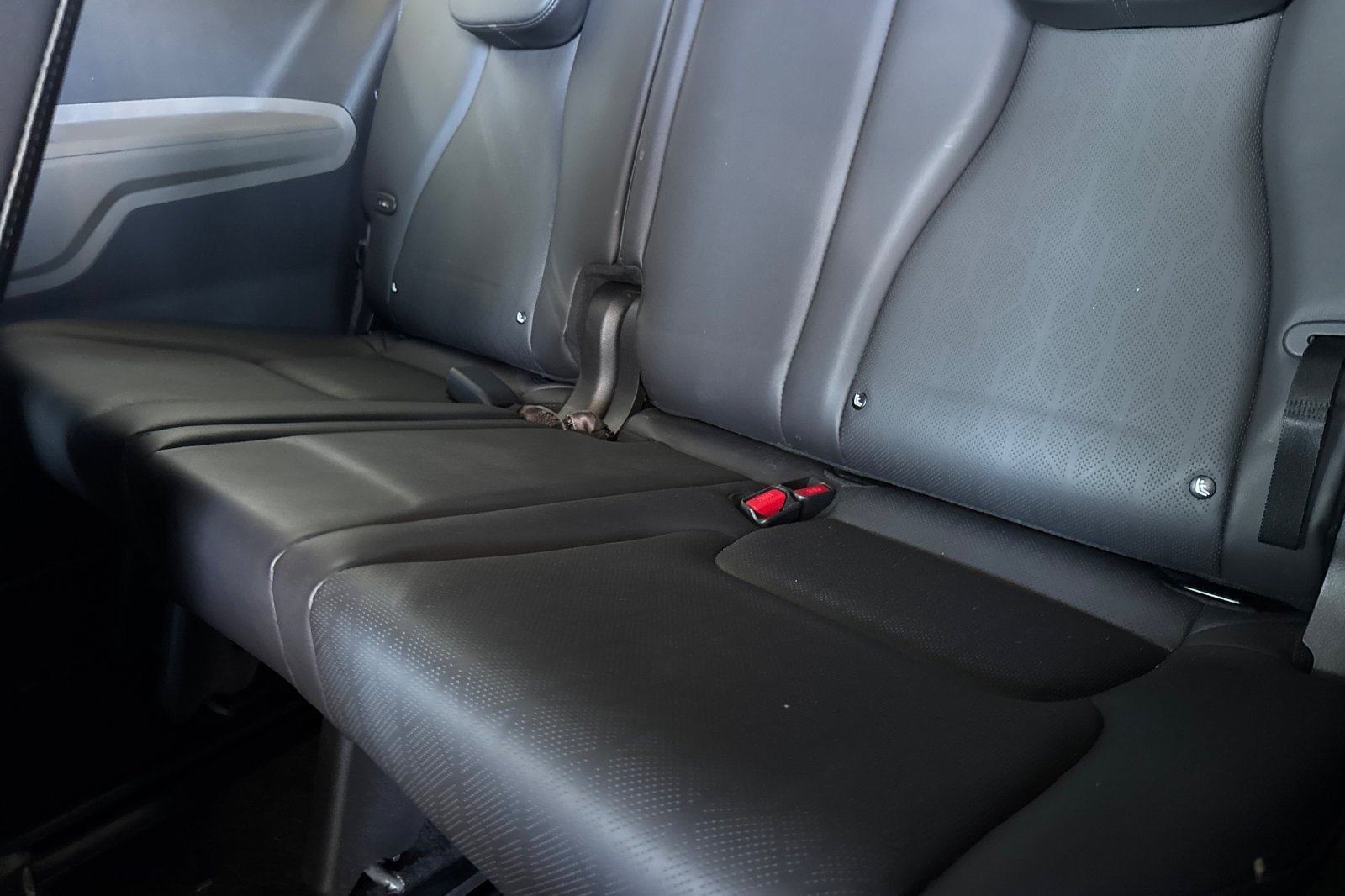 Used 2026 Kia Carnival FWD image 35