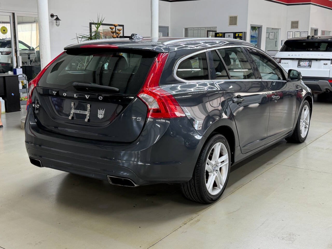 Used 2015 Volvo V60 T5 Premier FWD image 2