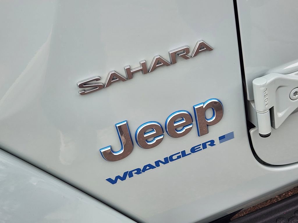 Used 2023 Jeep Wrangler Unlimited Sahara w/ Cold Weather Group AWD/4WD image 31