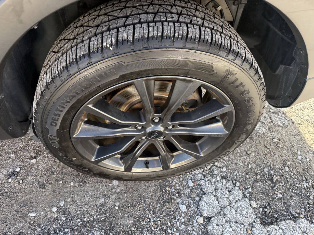 Used 2017 Ford Explorer XLT w/ Equipment Group 202A AWD/4WD image 10