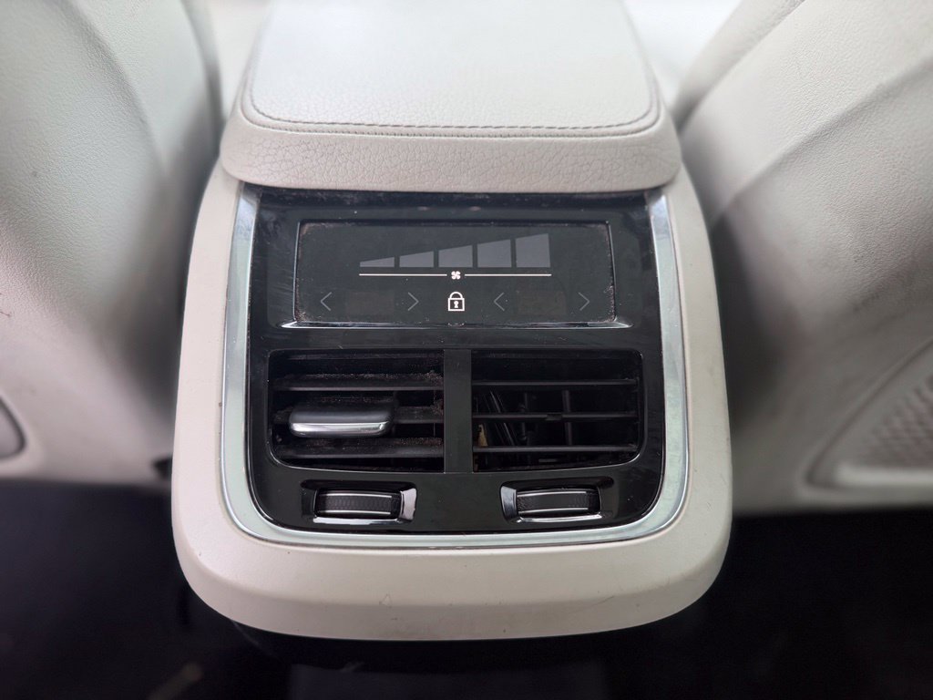 Used 2020 Volvo XC90 T5 Momentum AWD/4WD image 23