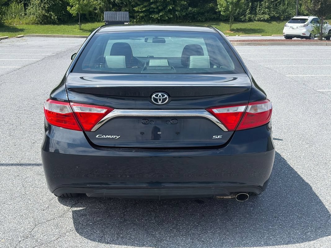 Used 2017 Toyota Camry SE FWD image 7