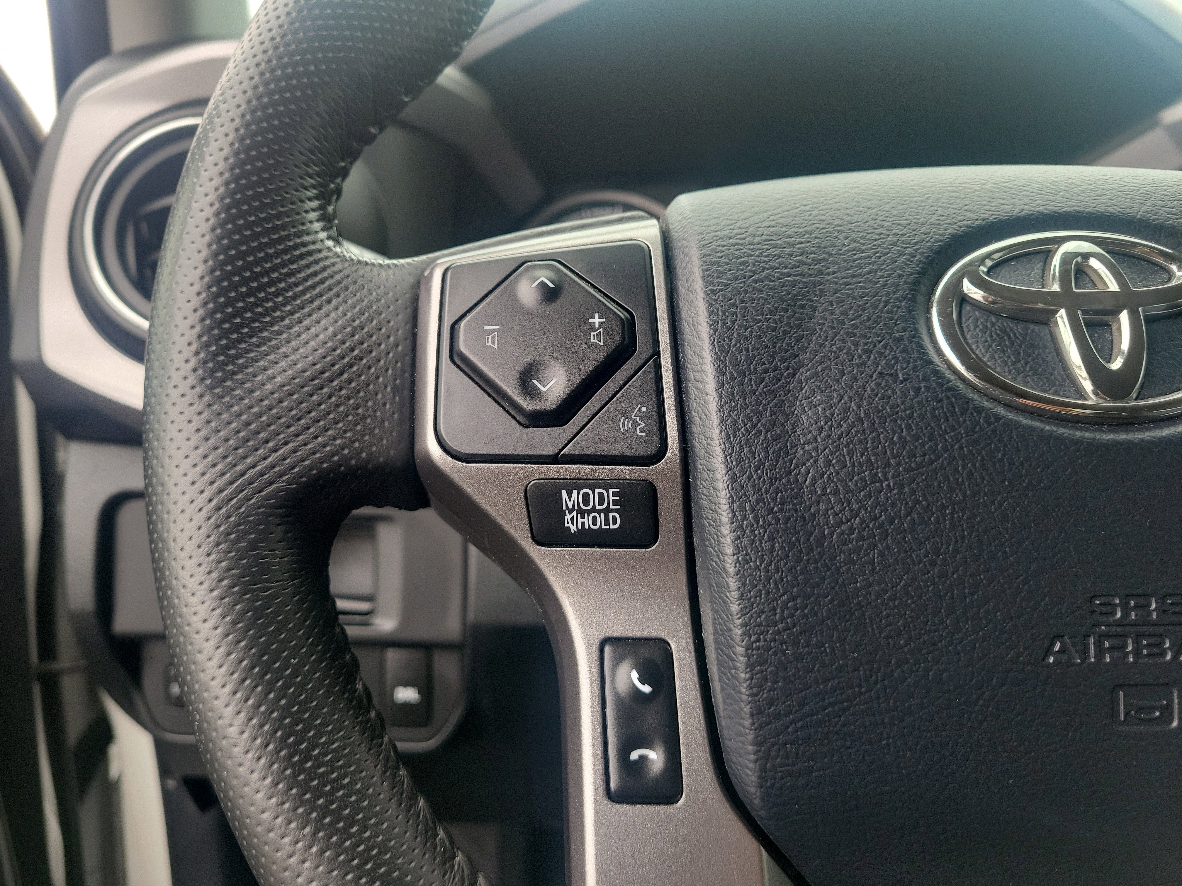 Used 2017 Toyota Tacoma SR5 w/ Tow Package image 19