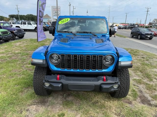 Used 2024 Jeep Gladiator Rubicon AWD/4WD image 2