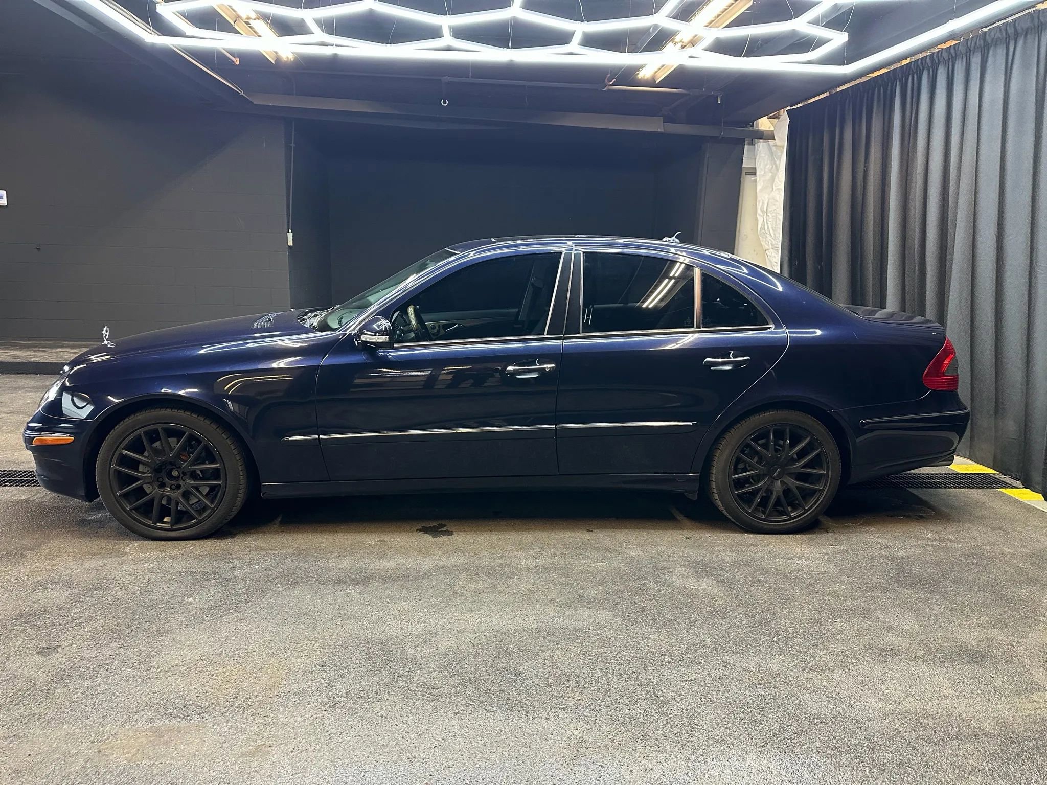 Used 2008 Mercedes-Benz E 350 4MATIC Sedan w/ Premium Pkg 1 image 4