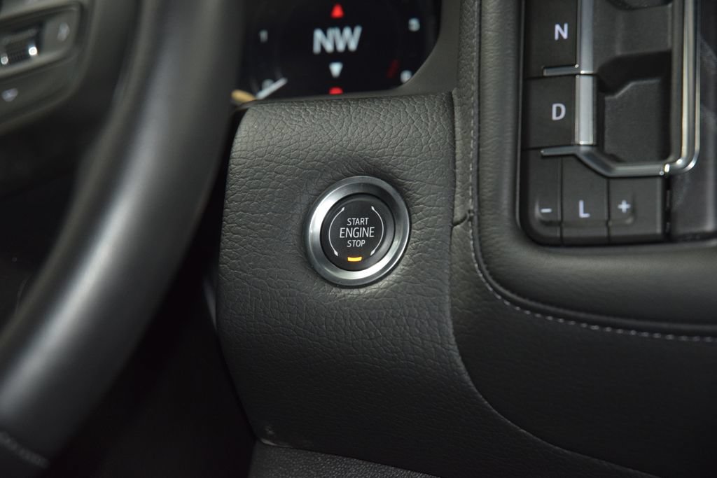 Used 2024 GMC Yukon XL Denali w/ Advanced Technology Package AWD/4WD image 36