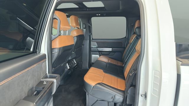 Used 2023 Ford F250 Platinum w/ FX4 Off-Road Package AWD/4WD image 18