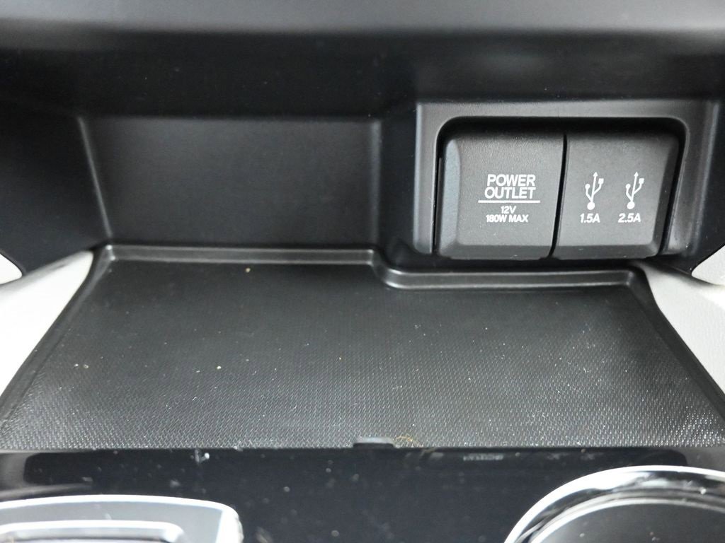 Used 2016 Honda Pilot Touring image 24