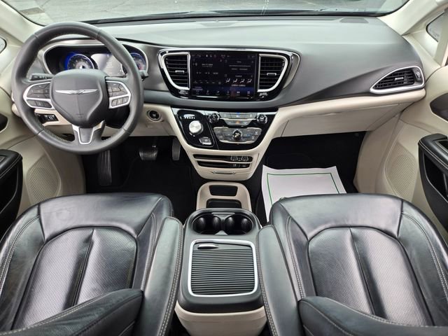 Used 2022 Chrysler Pacifica Touring-L FWD image 14