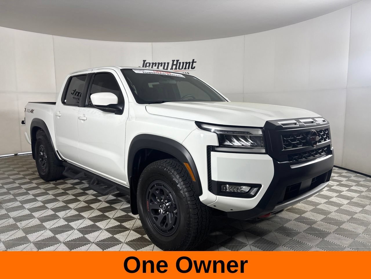 Used 2025 Nissan Frontier PRO-4X AWD/4WD image 4