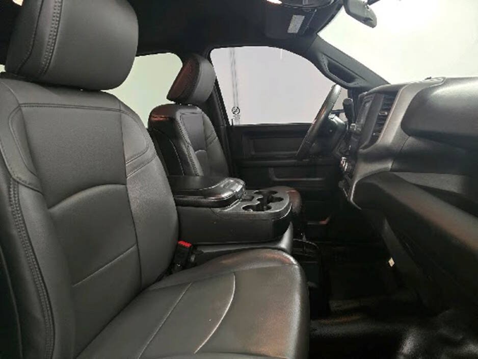 Used 2024 RAM 2500 Tradesman w/ Chrome Appearance Group AWD/4WD image 19