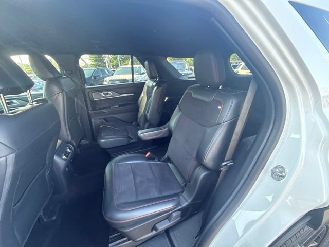 Certified 2025 Ford Explorer ST AWD/4WD image 18