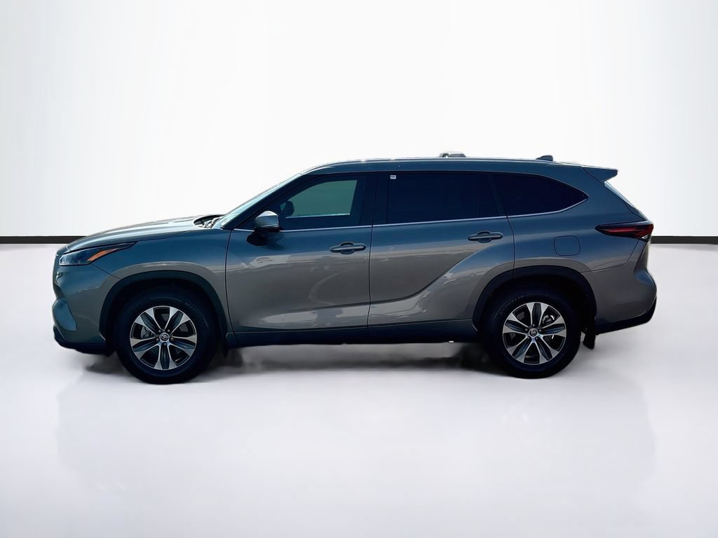Certified 2026 Toyota Highlander XLE AWD/4WD image 8