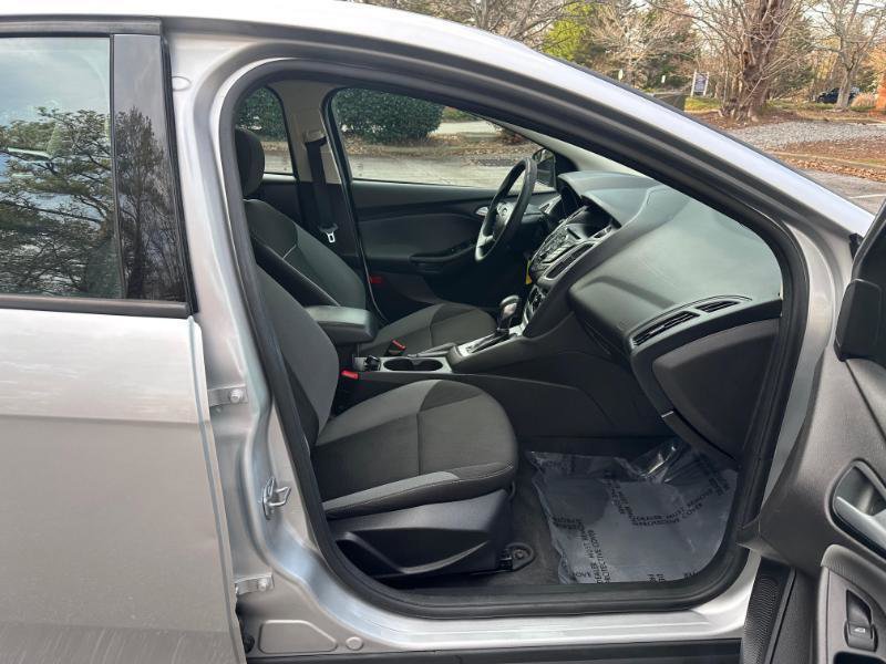 Used 2014 Ford Focus SE image 36