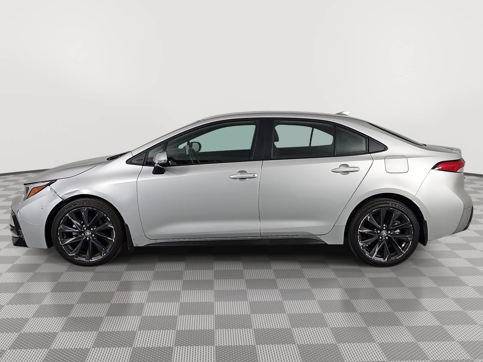 Used 2025 Toyota Corolla SE FWD image 4
