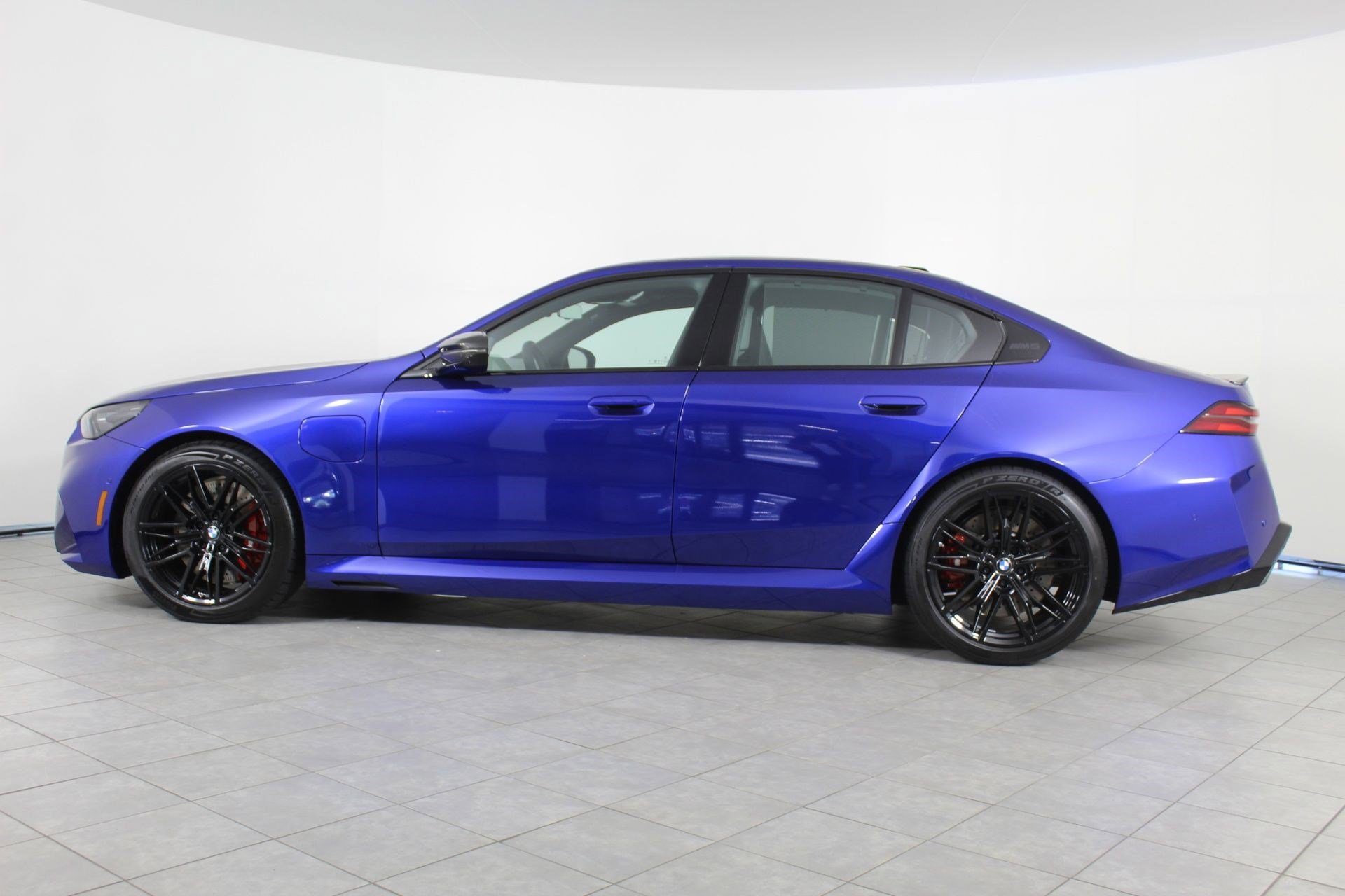 New 2026 BMW M5 w/ Carbon Package image 2