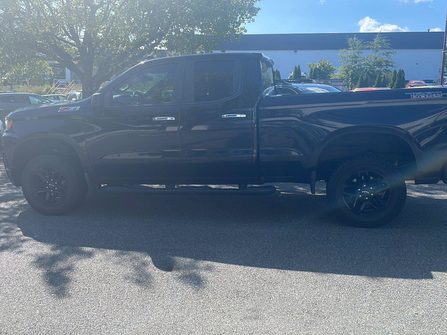 Used 2019 Chevrolet Silverado 1500 Custom Trail Boss w/ Custom Convenience Package AWD/4WD image 2