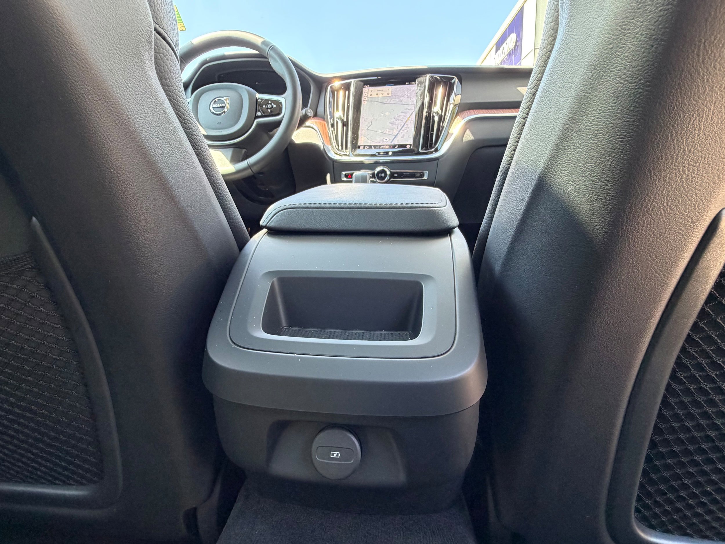 Certified 2025 Volvo V60 B5 Cross Country Plus AWD/4WD image 14