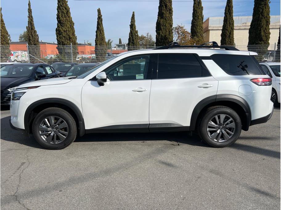 New 2025 Nissan Pathfinder SV w/ SV Premium Package FWD image 7