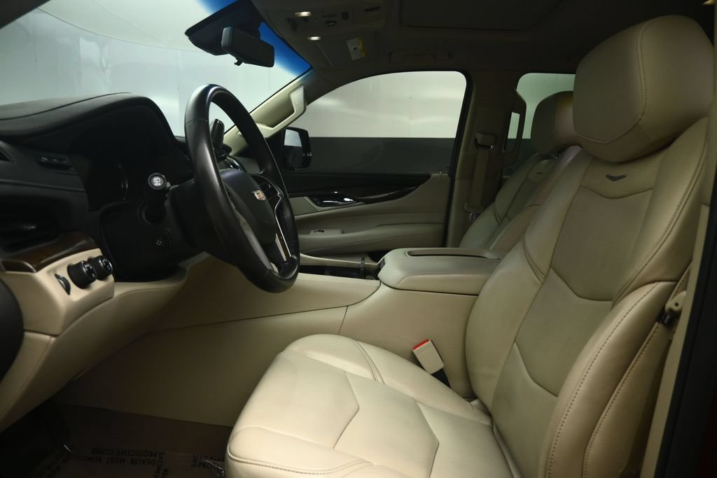 Used 2019 Cadillac Escalade Luxury w/ LPO, Radiant Package AWD/4WD image 49